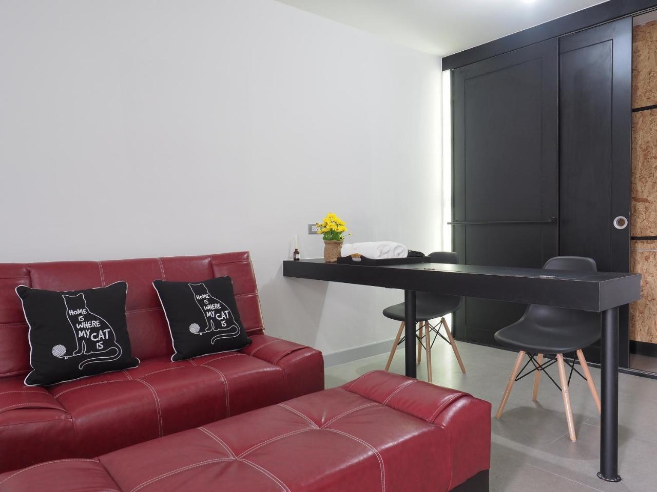 Beam House Hotel Patong Luaran gambar