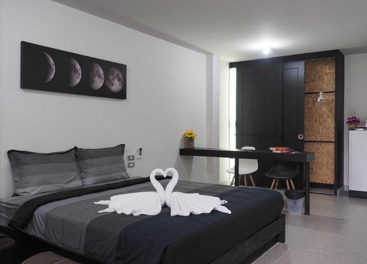 Beam House Hotel Patong Luaran gambar