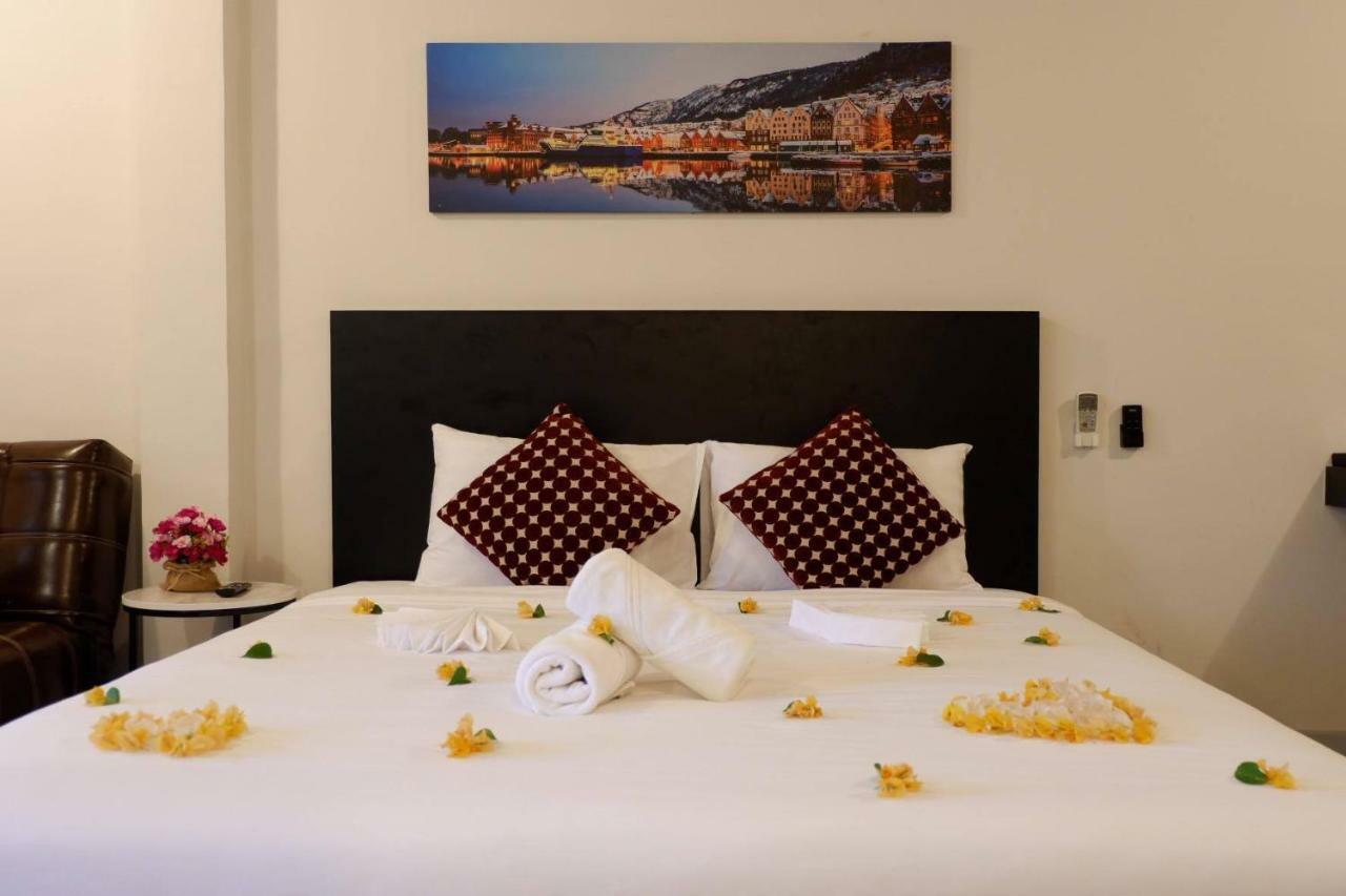 Beam House Hotel Patong Luaran gambar
