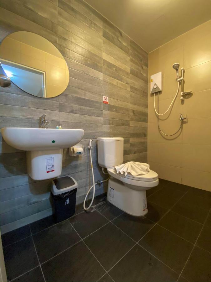 Beam House Hotel Patong Luaran gambar