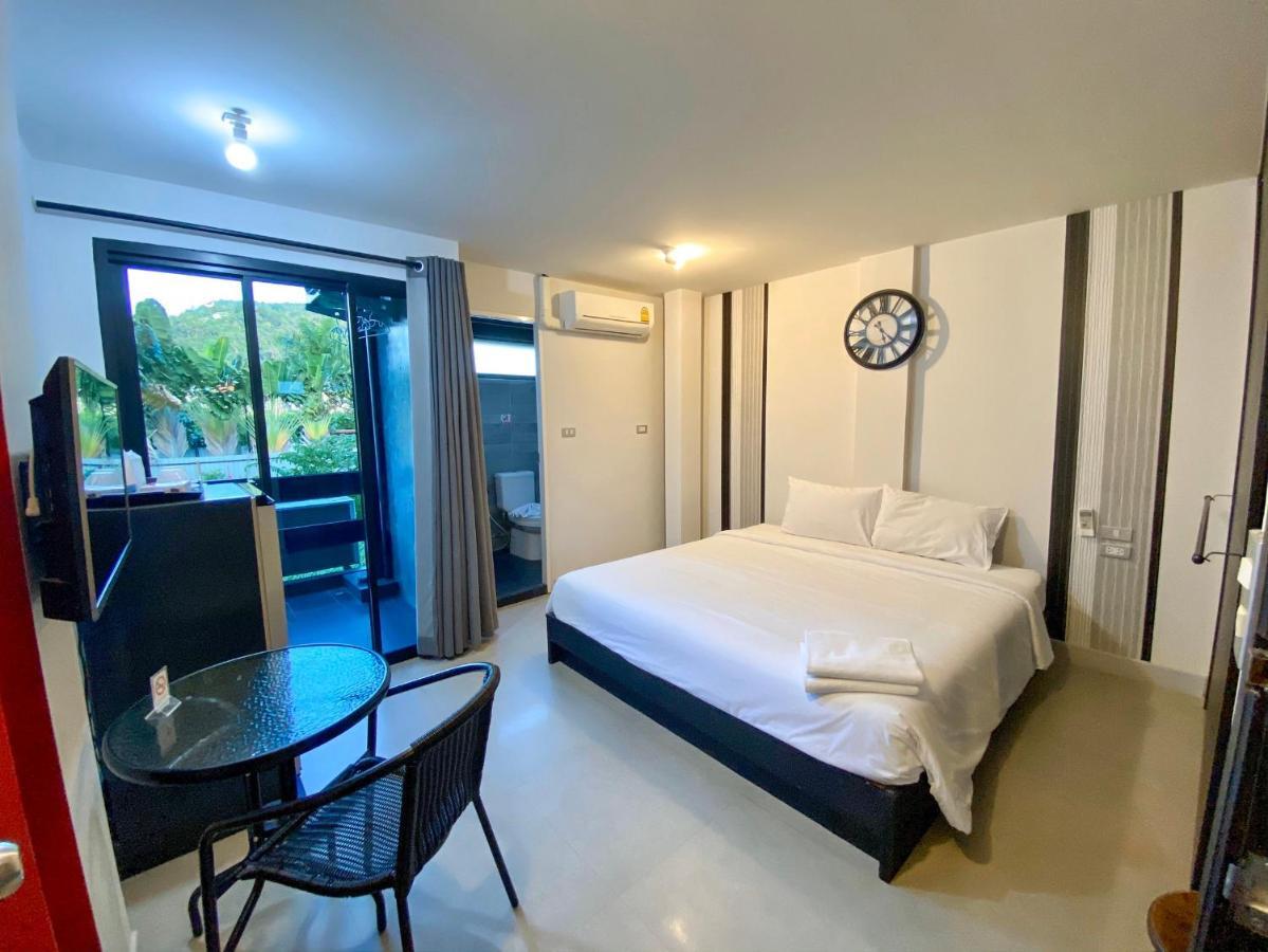 Beam House Hotel Patong Luaran gambar