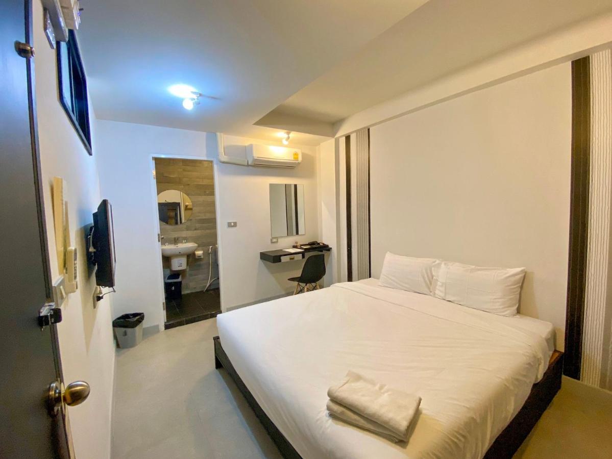 Beam House Hotel Patong Luaran gambar